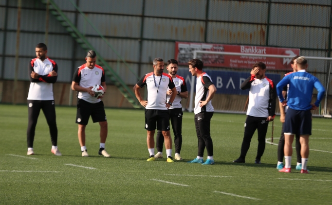 �aykur Rizespor Bas�n S�zc�s� Bak�r: S�per Lig'e renk katma konusunda bu y�lda iddial�y�z