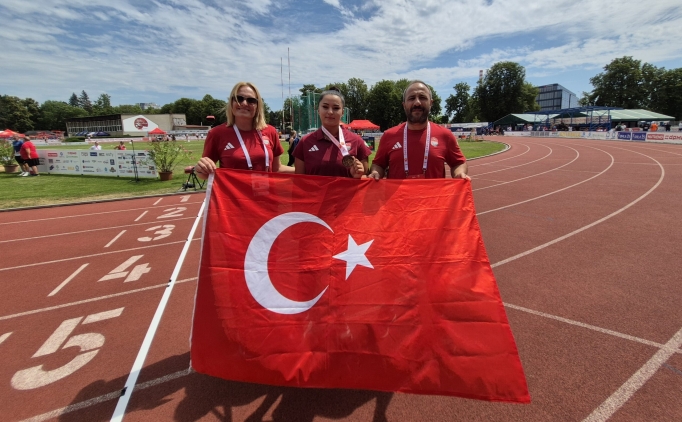 Milli para atlet Ebrar Keskin, �ekya'daki turnuvada alt�n madalya kazand�