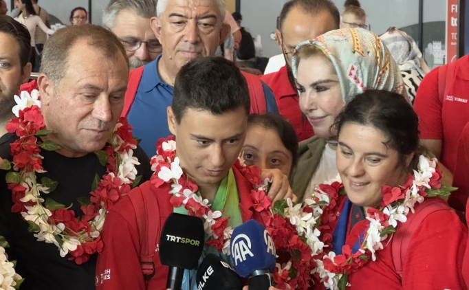 Avrupa Down Sendrom �ampiyonas�'nda 58 madalya kazanan milli sporcular T�rkiye'ye d�nd�
