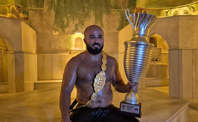 K�rkp�nar ba�pehlivan� Orhan Okulu, hamam gelene�ini bozmad�