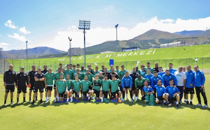 Konyaspor'da sezonun ikinci etap haz�rl�klar� Erzurum'da ba�lad�