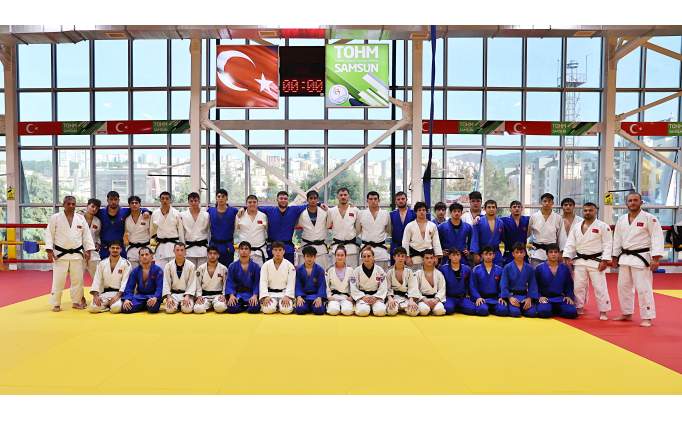 Milli judocular, Samsun'daki ortak kampta �ampiyonalara haz�rlan�yor