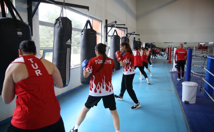 Gen� Kad�n Boks Milli Tak�m�, �al��malar�n�n ilk etab�n� tamamlad�