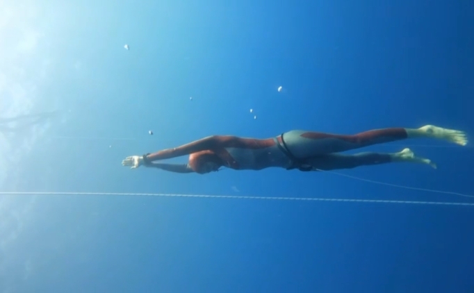 Milli sporcu Birgl Erken, Serbest Dal Trkiye ampiyonas'nda rekor krd