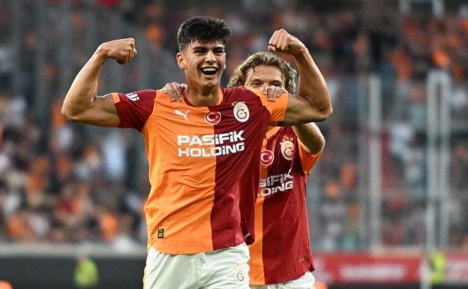 Galatasaray'�n parlayan y�ld�z�: Arda �nyay!