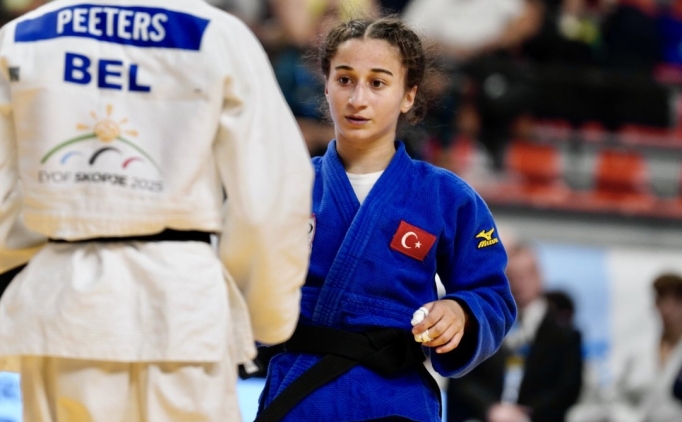 Milli judocu Ya�mur Y�lmazt�rk, EYOF'ta g�m�� madalya kazand�
