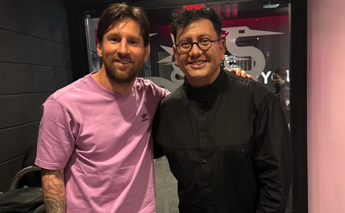 Refik Anadol, Messi'nin gol�n� sanata d�n��t�rd�, 1.8 Milyon dolara sat�ld�