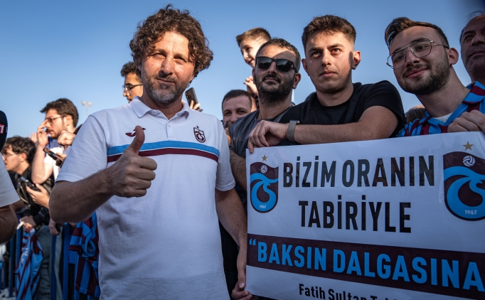 Trabzonspor'da futbolcular Erzurum'da taraftarla bulu�tu