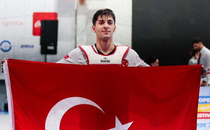 Bu�ra Co�gung�n�l'den alt�n madalya