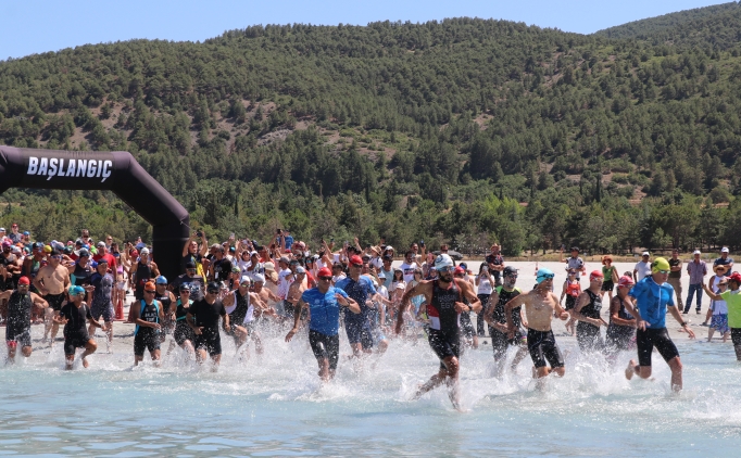 Salda G�l�'nde triatlon heyecan� ya�and�