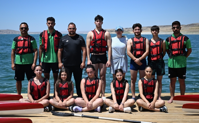 Kayseri'nin ilk lisansl kano sporcular, Yamula Baraj'nda krek ekiyor