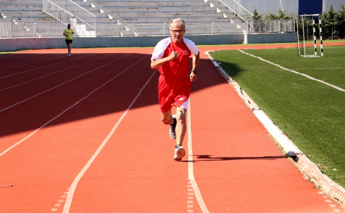 Tekirda�l� 78 ya��ndaki atletin hedefi, 10. Uluslararas� Edirne Maratonu'nda k�rs�