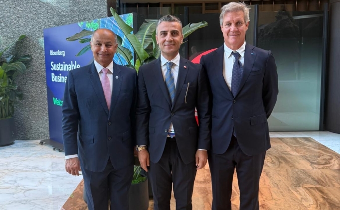 Y�zme Federasyonu Ba�kan� Erkan Yal��n'a b�y�k onur