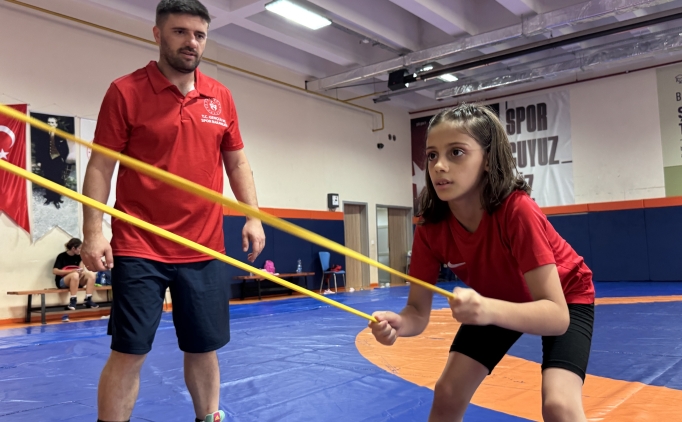 Henz 10 yanda rakip tanmyor