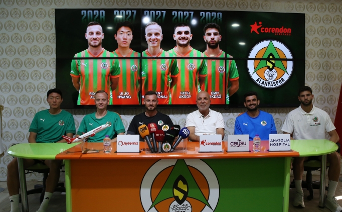 Alanyaspor'da 5 futbolcunun szlemesi uzatld