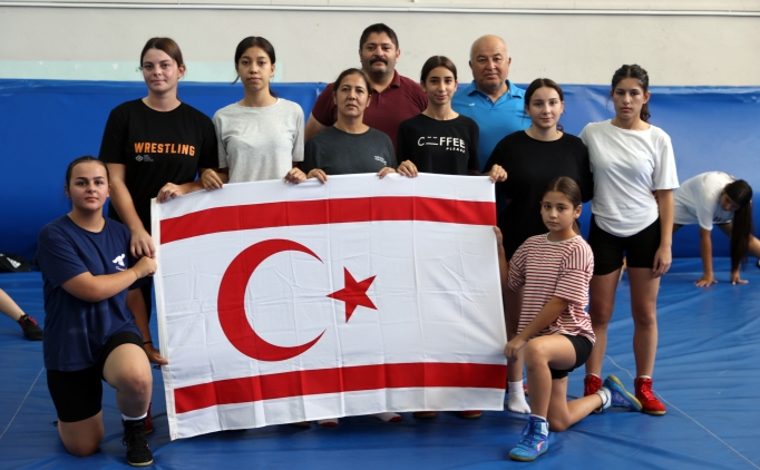 KKTC'den gelen kad�n g�re��iler Edirne'de kamp yapt�