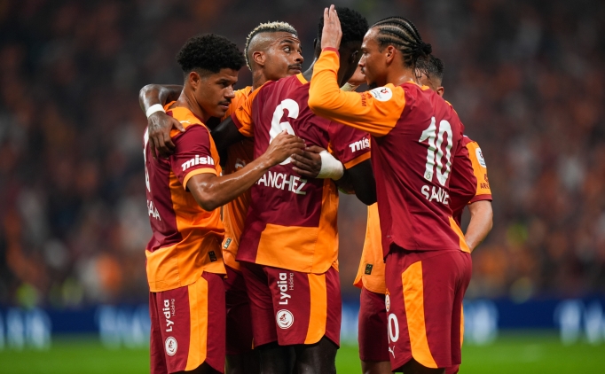 Galatasaray, �� golle �� puan� ald�!