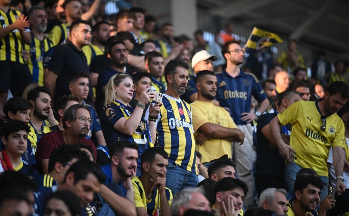 Fenerbahe taraftarndan istifa tezahrat