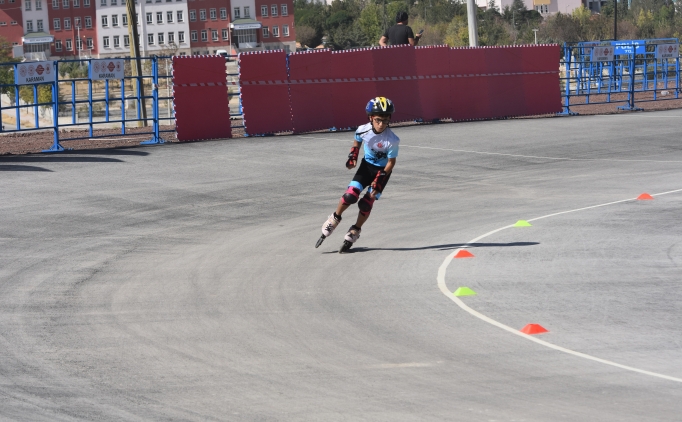 Karaman'da yaplan tekerlekli paten pistinde sporcular uluslararas yarlara hazrlanacak