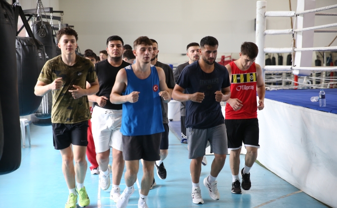 Gen� Erkek Boks Milli Tak�m�, Avrupa �ampiyonas�'na Kastamonu'da haz�rlan�yor