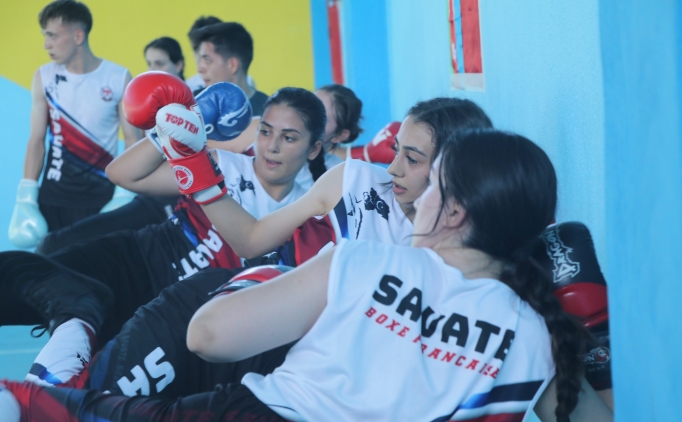 Savate bran��nda lisansl� sporcu say�s� her ge�en g�n art�yor