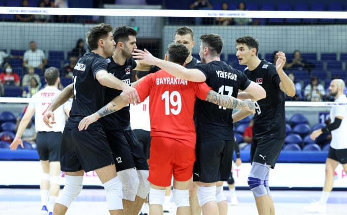 A Milli Erkek Voleybol Tak�m�, yar� final i�in sahada: Rakip Polonya