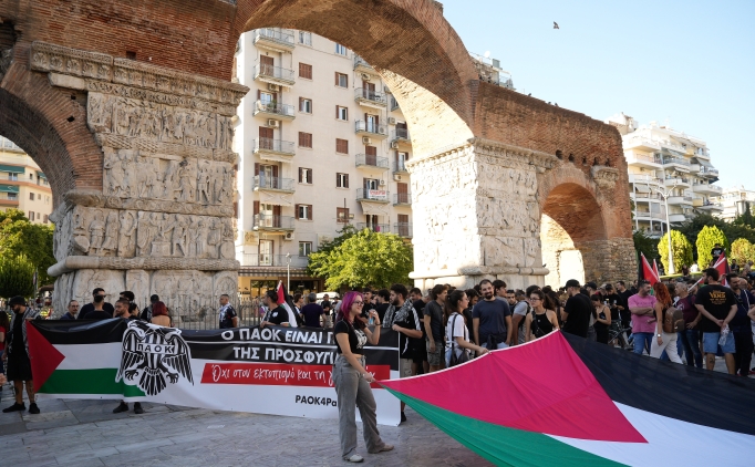 PAOK taraftarlarndan Maccabi Tel Aviv ma ncesi srail protestosu