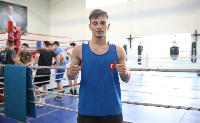 Milli boks�r Mustafa �mer �ahin, Avrupa �ampiyonlu�u i�in yumruk sall�yor