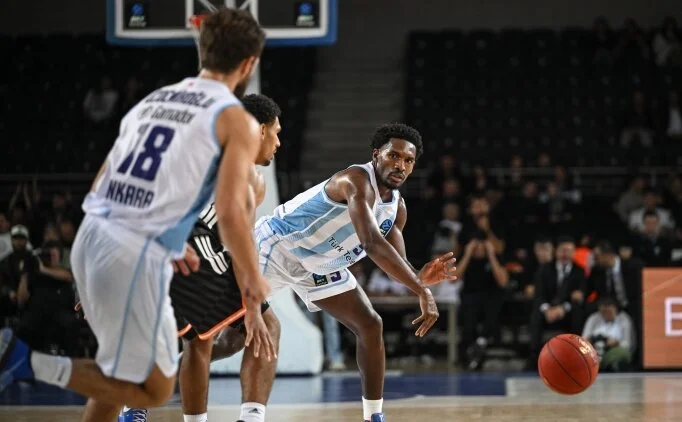 T�rk Telekom, ma�lubiyetle ba�lad�!