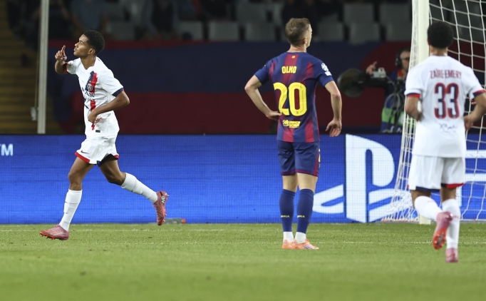 PSG, Barcelona'y� son dakikada y�kt�!