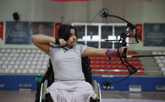 Depremde bacaklarn kaybeden para oku Feyza Nur'un hedefi Trkiye ampiyonluu