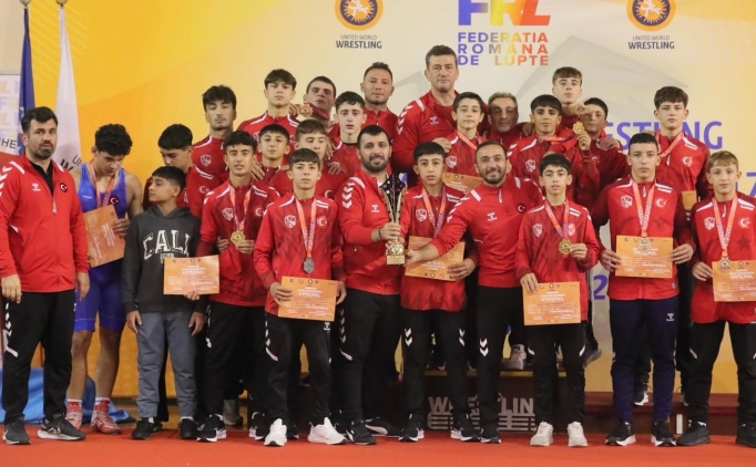 Milli greilerden, 15 Ya Alt Balkan ampiyonas'nda 38 madalya!