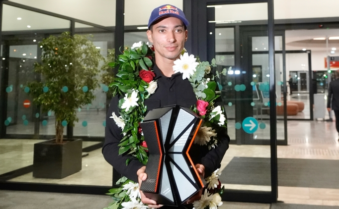 Toprak Razgatlolu: 'MotoGP'ye dnya ampiyonu olarak gemek ok nemliydi'