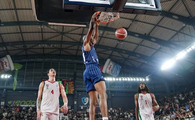 Anadolu Efes'ten 4'te 4!