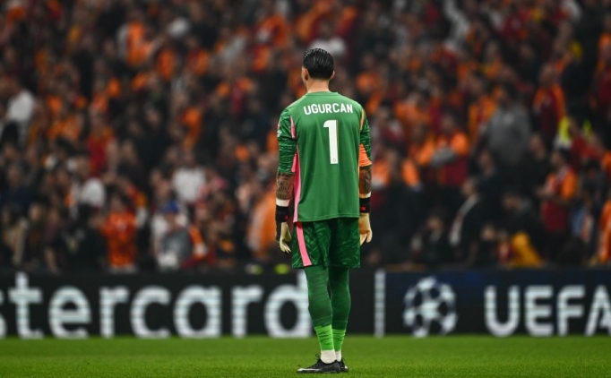 Trabzonspor taraftar�ndan U�urcan �ak�r'a k�f�rl� tepki