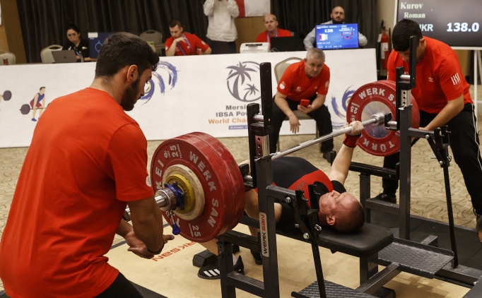 G�rme Engelliler D�nya Halter �ampiyonas�, Mersin'de ba�lad�