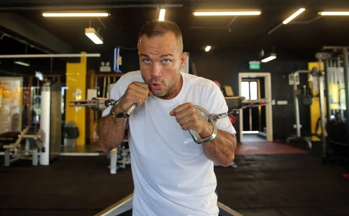 'Demir Yumruk' ��kr� Altay, WBC Orta Do�u �nvan� i�in ringe ��kacak