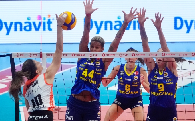 Fenerbah�e Medicana, dev derbide Eczac�ba��'n� ma�lup etti