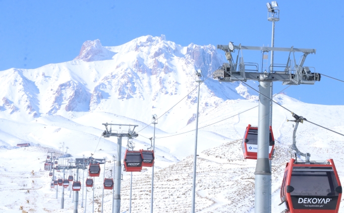 Kas�mda ya�an kar Erciyes'te kayak keyfi i�in geri say�m� ba�latt�