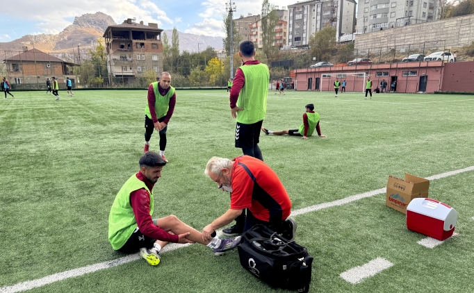 Futbolcular�n 'Mehmet day�'s� 55 y�ld�r sporcu sa�l��� i�in ter d�k�yor