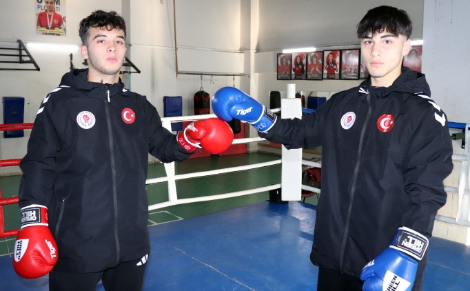 Lise ��rencisi milli boks�rler Avrupa �ampiyonlu�u i�in yumruk sall�yor