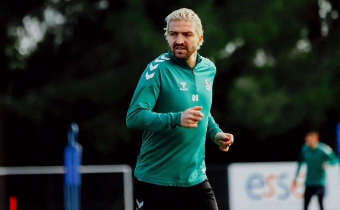 Sakaryaspor'da sahada ve y�netimde belirsizlik hakim