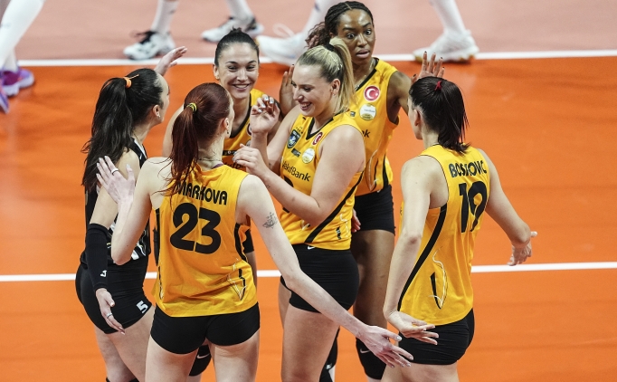 VakfBank, Fransa deplasmannda set vermeden kazand!