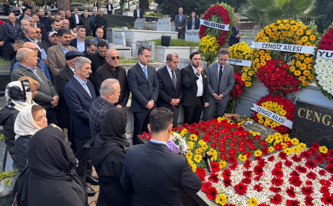 Galatasaray'�n eski ba�kan� Mustafa Cengiz, kabri ba��nda an�ld�