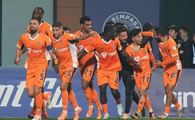 Baakehir, ligde iki ma sonra kazand!