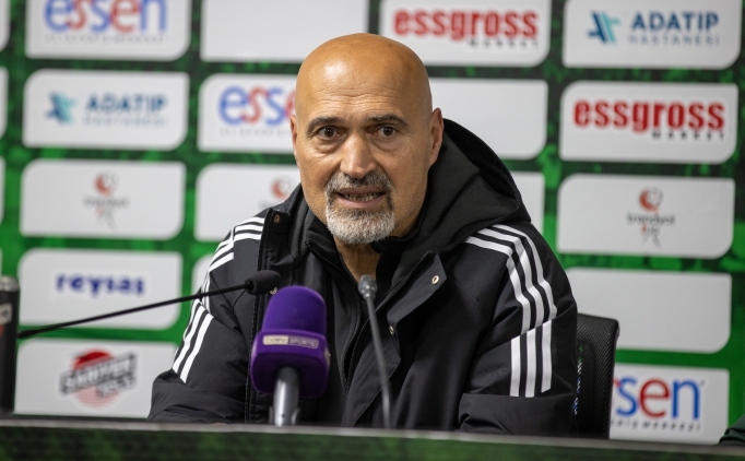 Levent Akgz: 'Deplasmanda 1 puan iin oyuncularmz zgn'