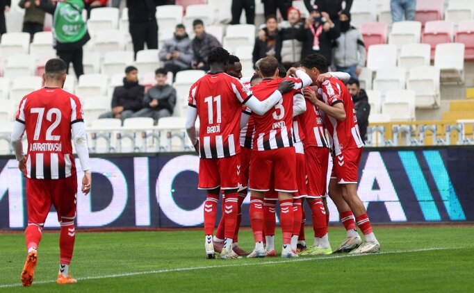 Sivasspor, 10 ki�ilik Boluspor'u tek golle devirdi!