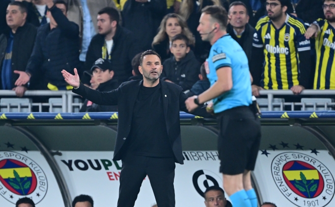 Okan Buruk'a derbide sar� kart!