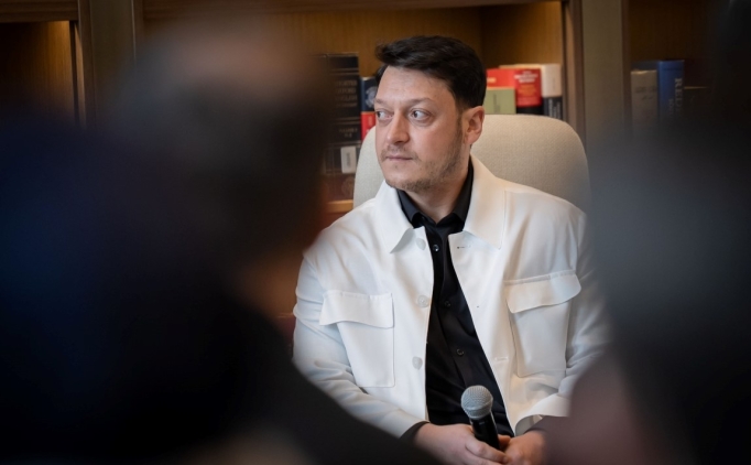 Mesut �zil'den Arda G�ler yan�t�