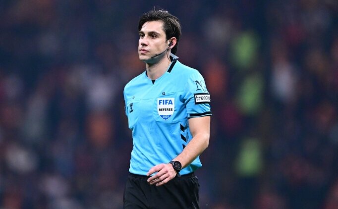 Samsunspor'dan fla� Mehmet T�rkmen payla��m�: 'Ayn� hakem, ayn� g�zler!'